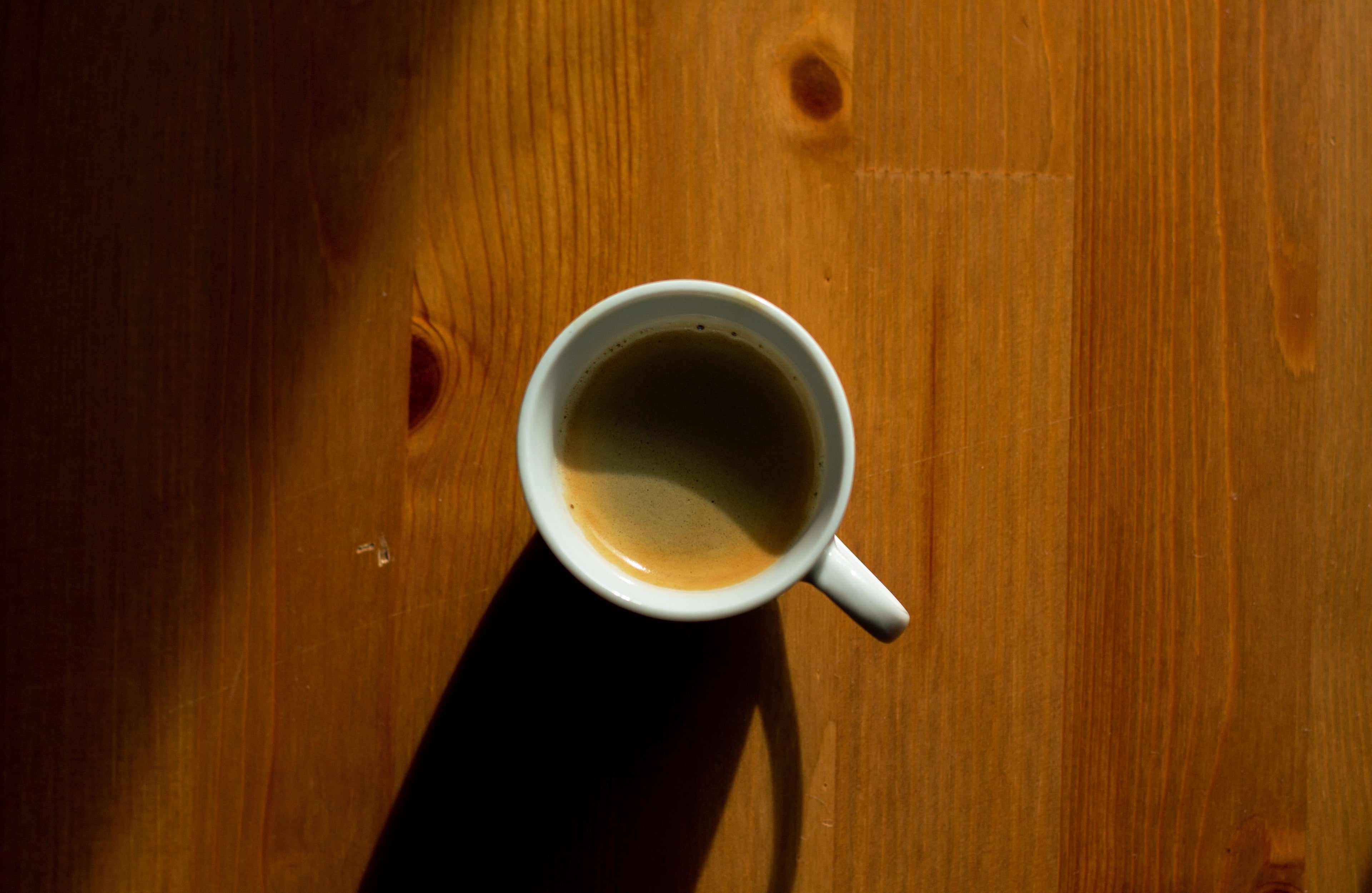 Espresso tamper walnut — angle 3