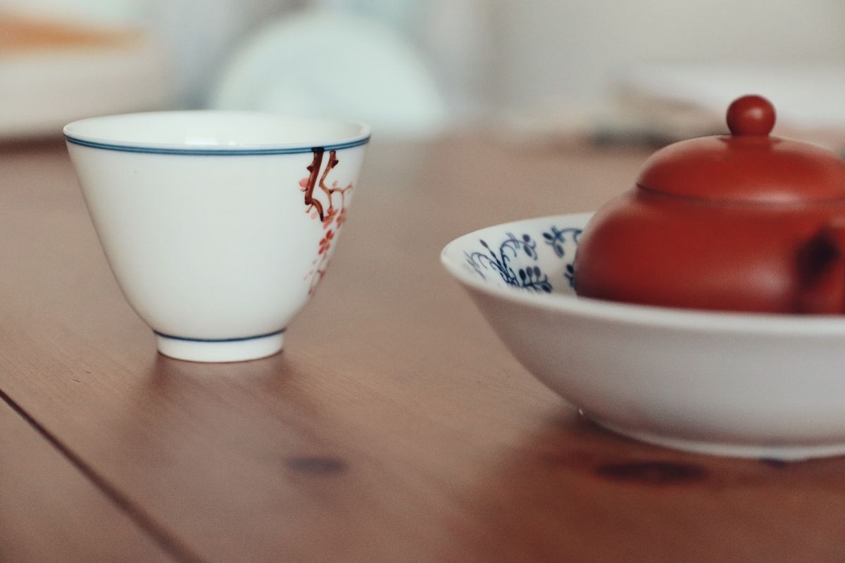 teapot with loose leaf