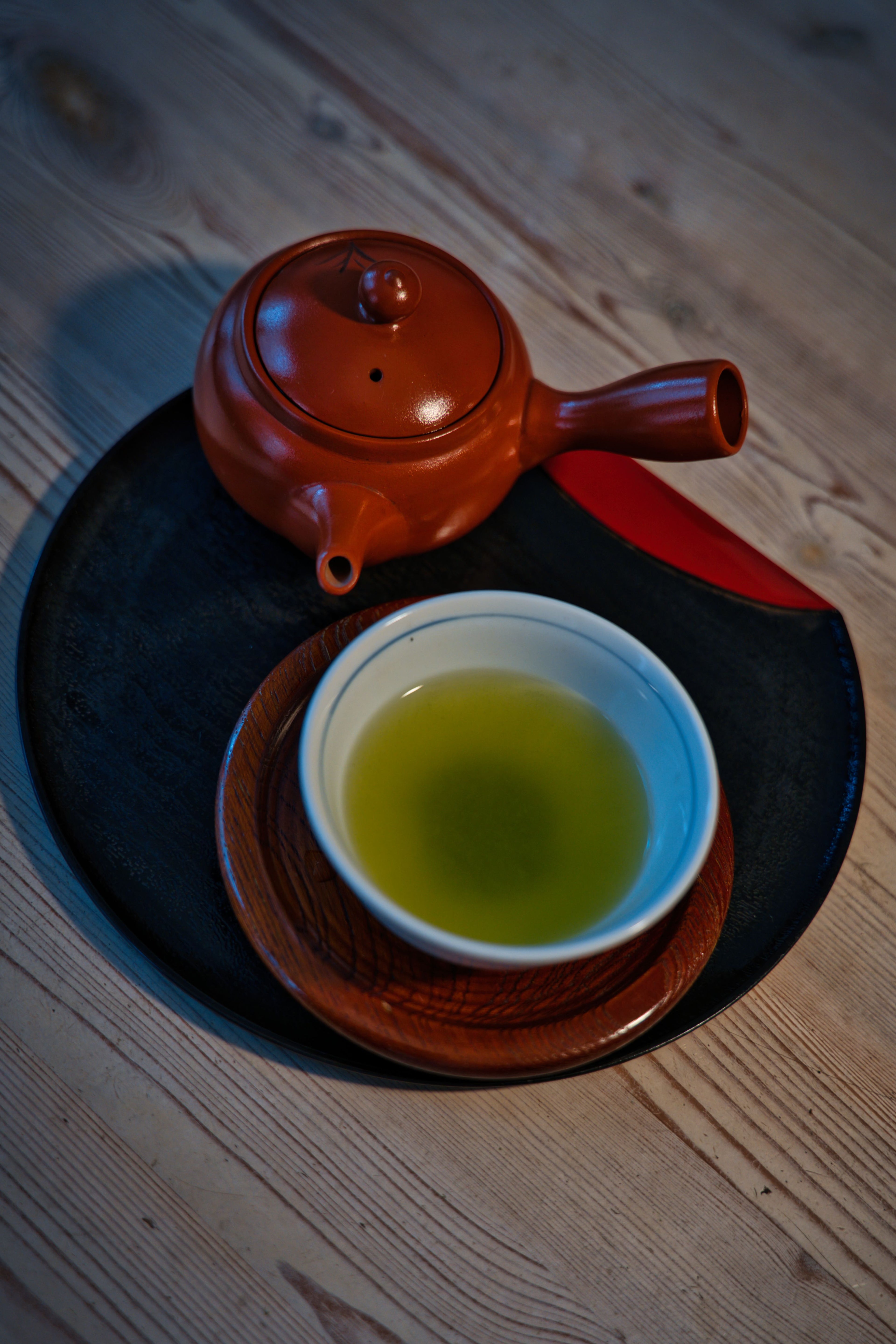 Iron kyusu pourer — angle 3